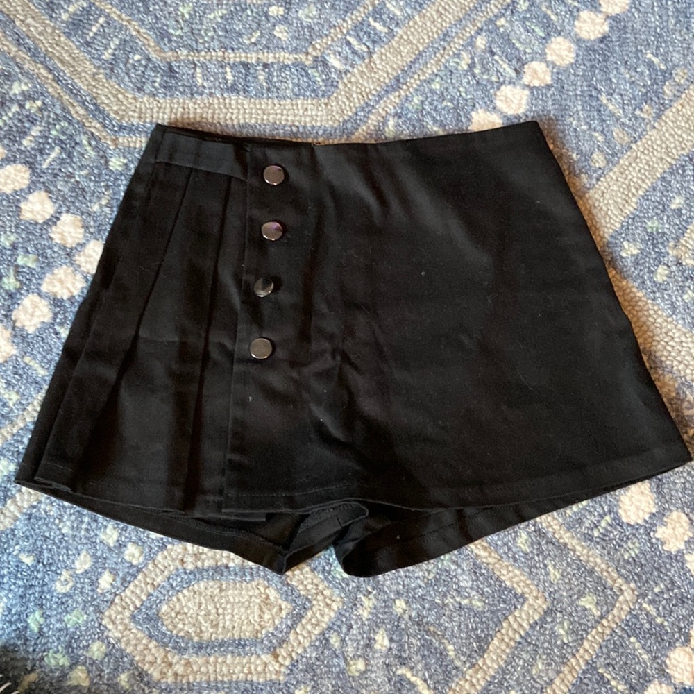 Black mini skort